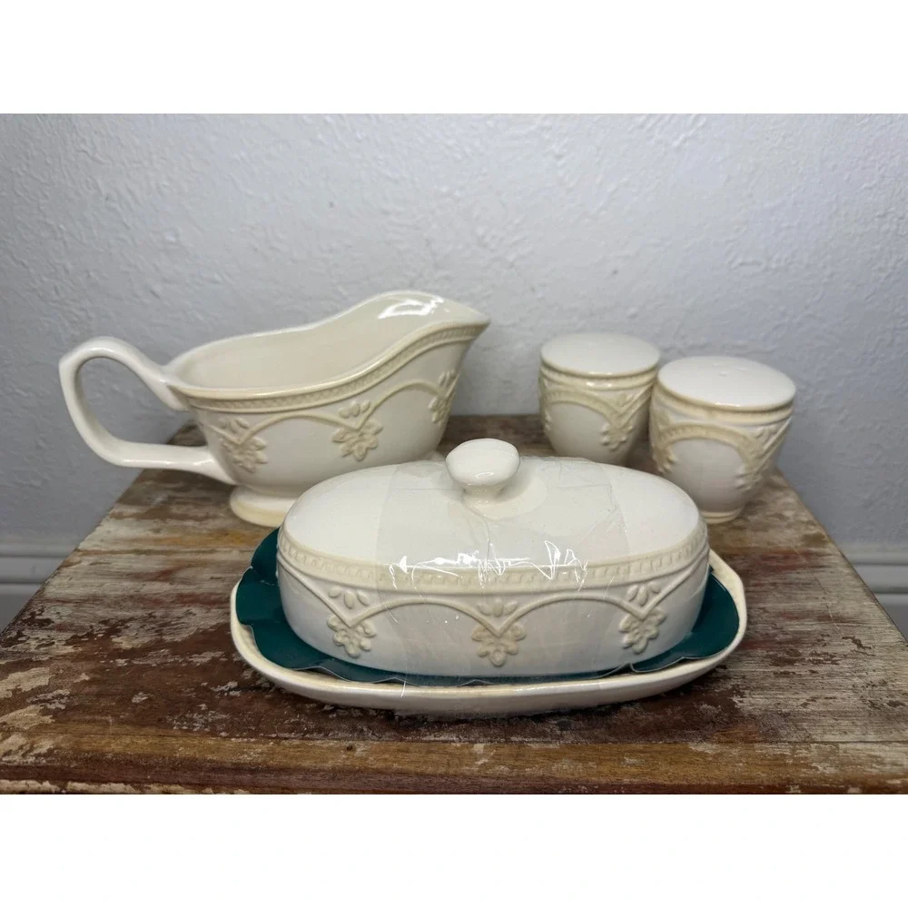 The Pioneer Woman Farmhouse Lace Kitchen Servware Set NEW